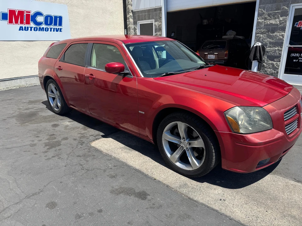 2005 Dodge Magnum 2nd Gen Wagon - Image 15 of 31