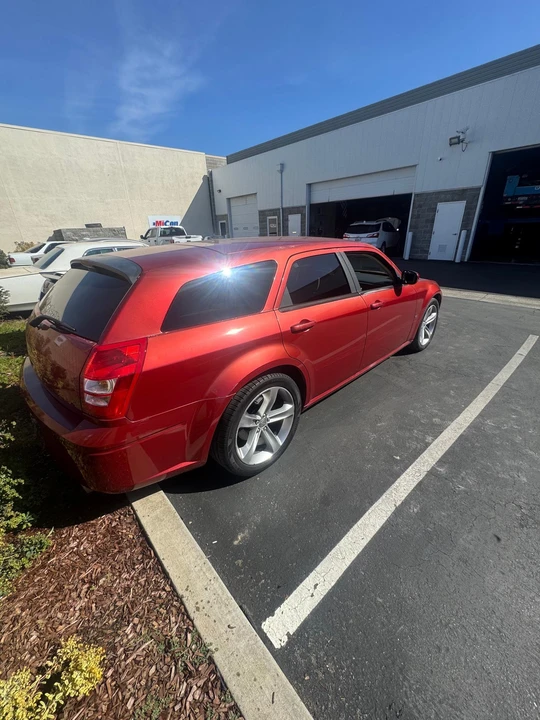 2005 Dodge Magnum 2nd Gen Wagon - Image 12 of 31