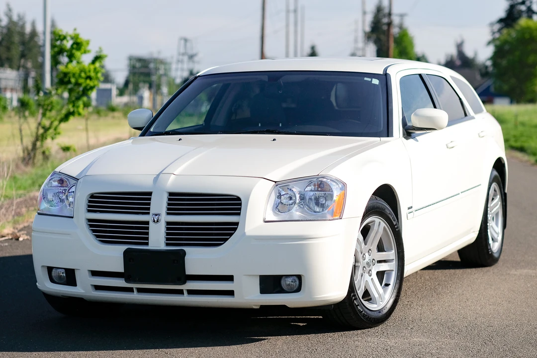 2005 Dodge Magnum 2nd Gen Wagon - Image 7 of 31