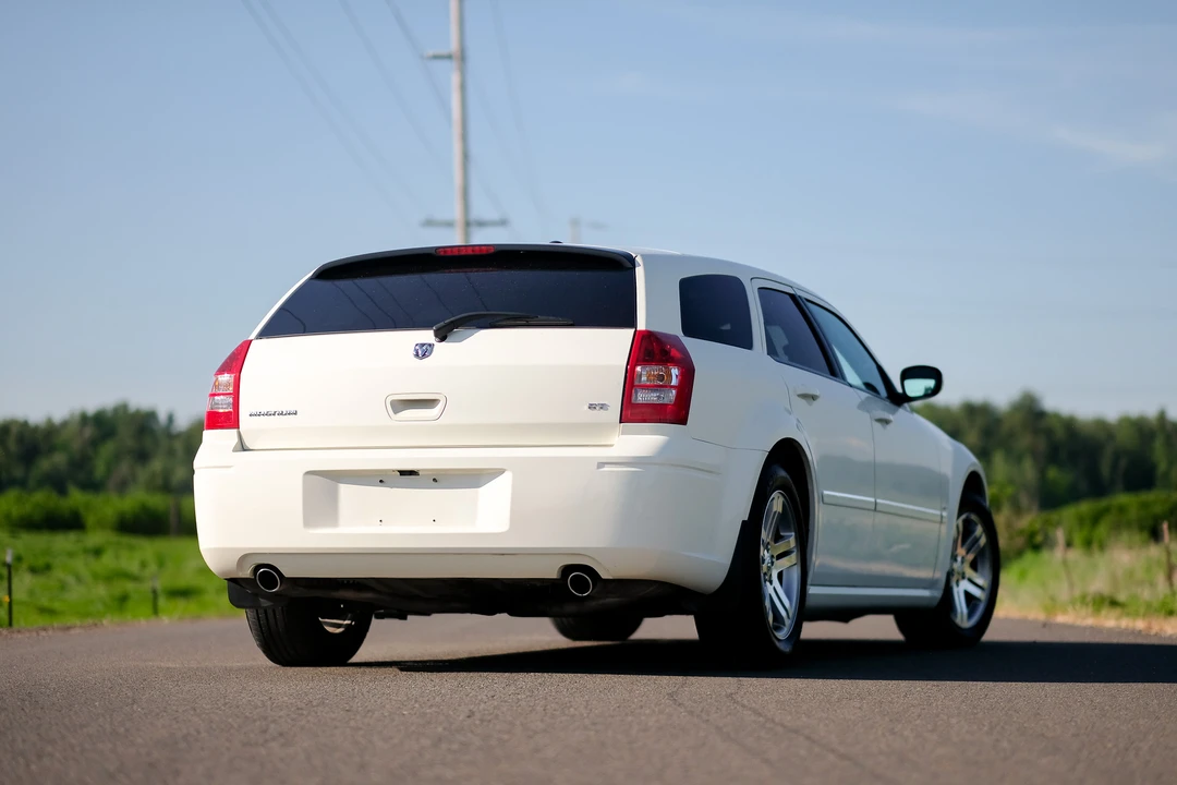 2005 Dodge Magnum 2nd Gen Wagon - Image 14 of 31