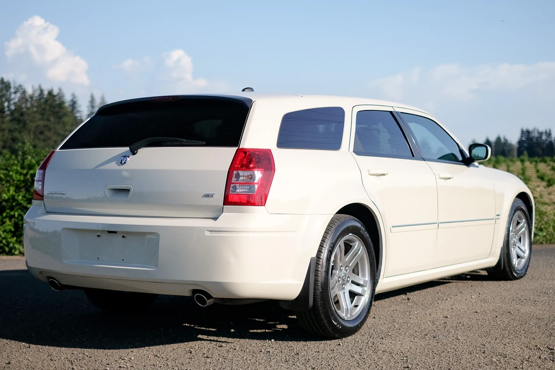 2005 Dodge Magnum 2nd Gen Wagon - Image 16 of 31