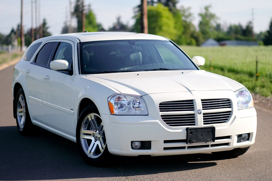 2005 Dodge Magnum 2nd Gen Wagon - Image 3 of 31