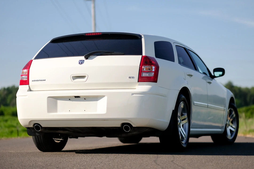 2005 Dodge Magnum 2nd Gen Wagon - Image 13 of 31