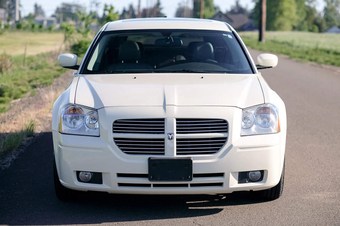 2005 Dodge Magnum 2nd Gen Wagon - Image 6 of 31