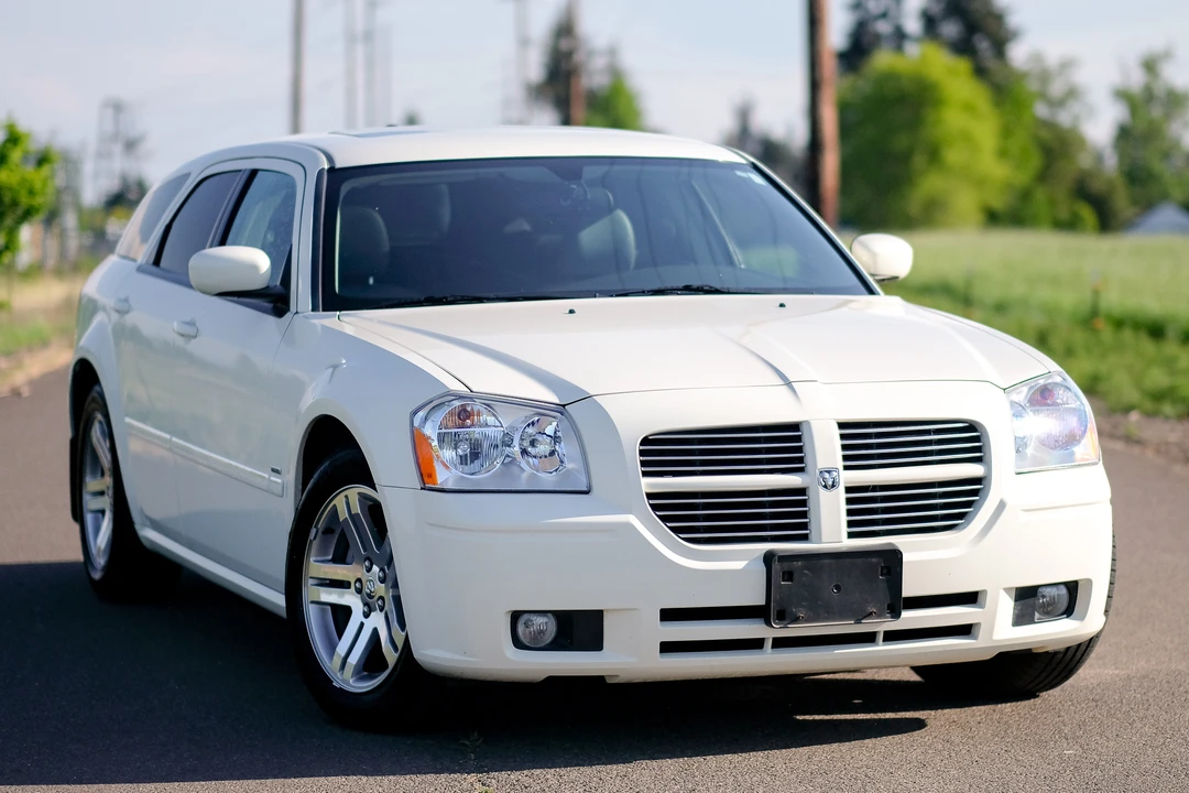 2005 Dodge Magnum 2nd Gen Wagon - Image 4 of 31