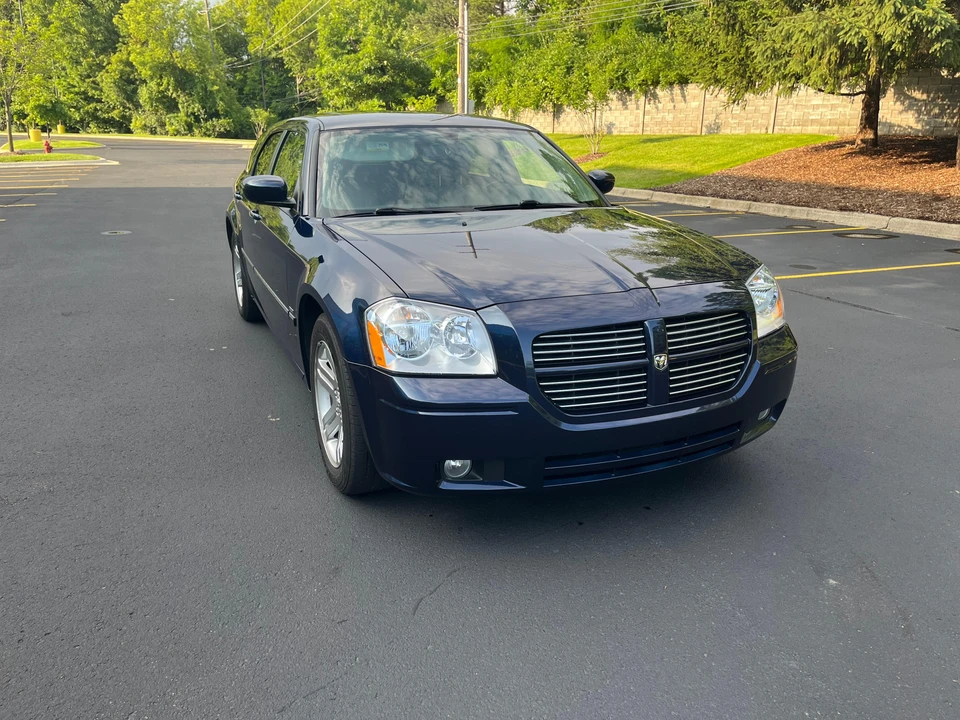 2005 Dodge Magnum 2nd Gen Wagon - Image 13 of 31
