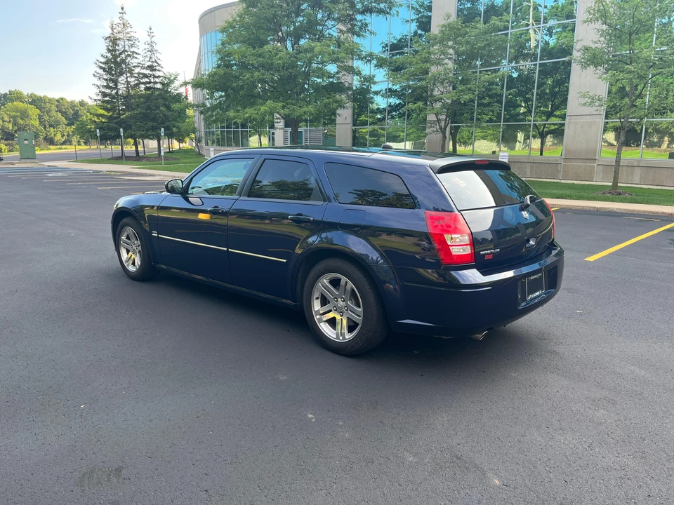 2005 Dodge Magnum 2nd Gen Wagon - Image 8 of 31