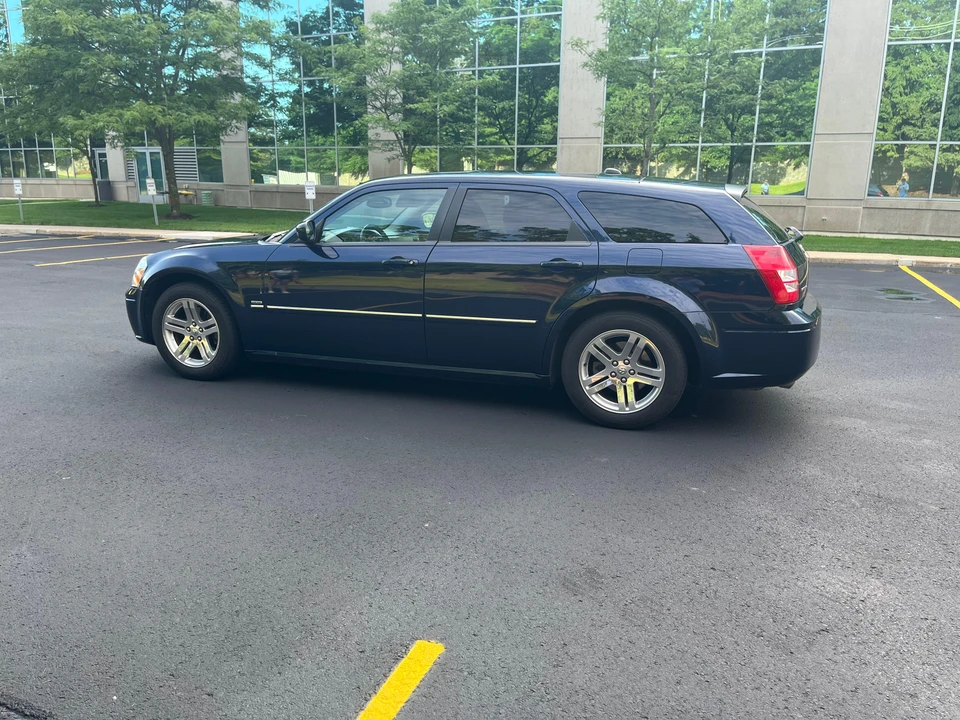 2005 Dodge Magnum 2nd Gen Wagon - Image 7 of 31
