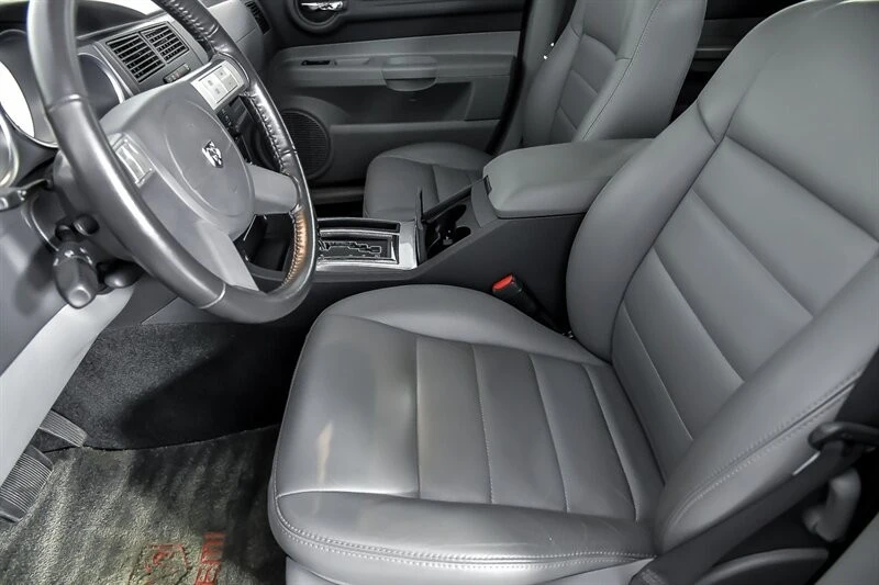 2005 Dodge Magnum 2nd Gen Wagon - Image 18 of 21