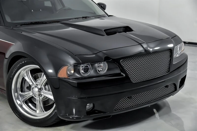 2005 Dodge Magnum 2nd Gen Wagon - Image 2 of 21