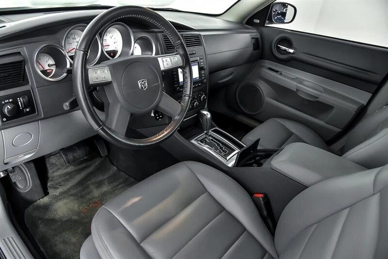 2005 Dodge Magnum 2nd Gen Wagon - Image 17 of 21