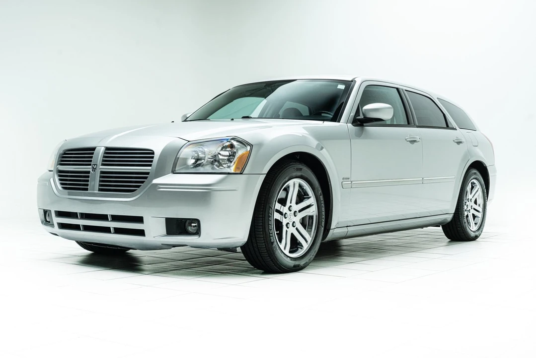 2005 Dodge Magnum 2nd Gen Wagon - Image 8 of 12