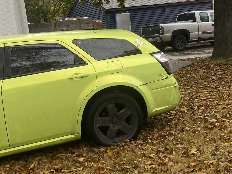 2005 Dodge Magnum 2nd Gen Wagon - Image 2 of 4