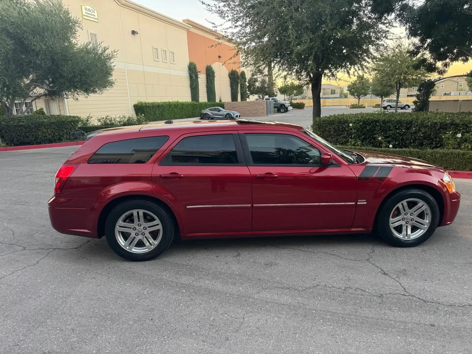 2005 Dodge Magnum 2nd Gen Wagon - Image 6 of 19