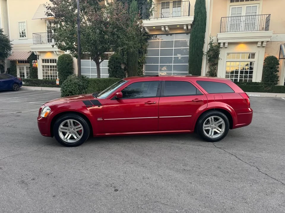 2005 Dodge Magnum 2nd Gen Wagon - Image 3 of 19