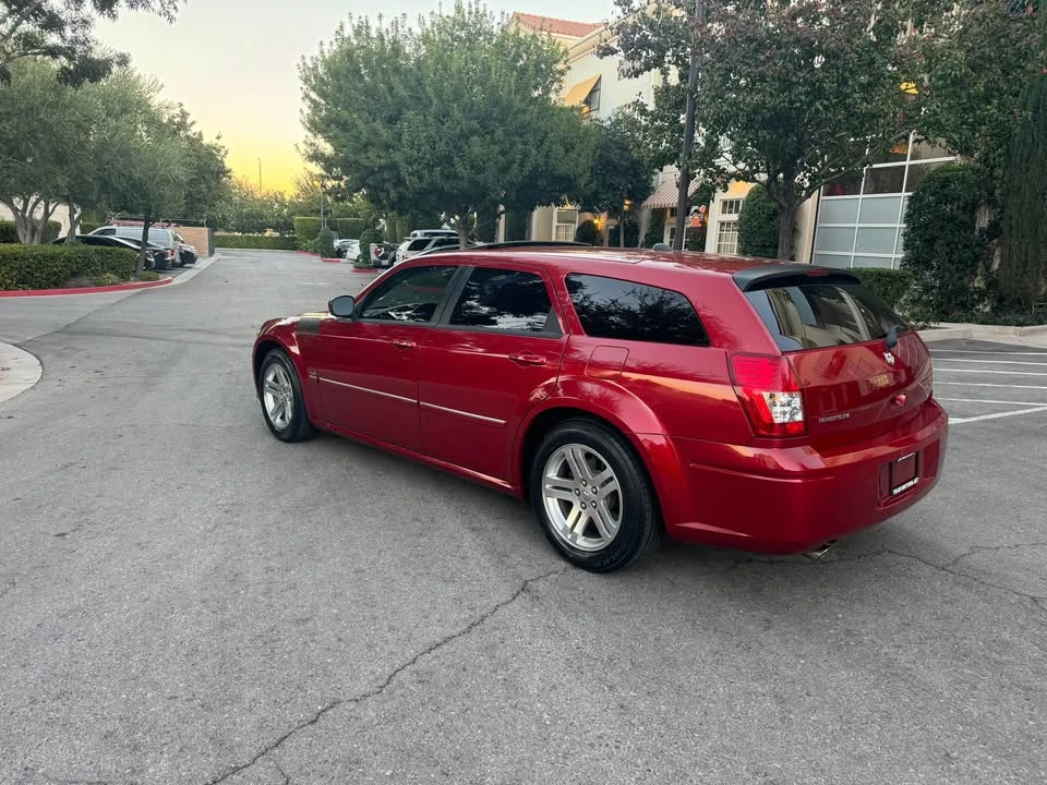 2005 Dodge Magnum 2nd Gen Wagon - Image 4 of 19