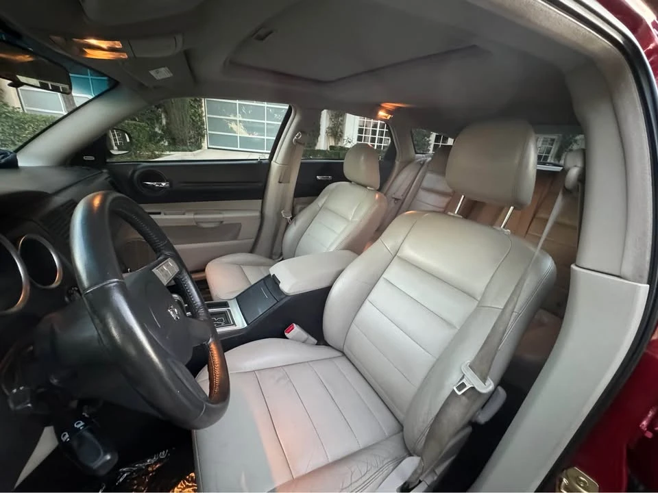 2005 Dodge Magnum 2nd Gen Wagon - Image 9 of 19