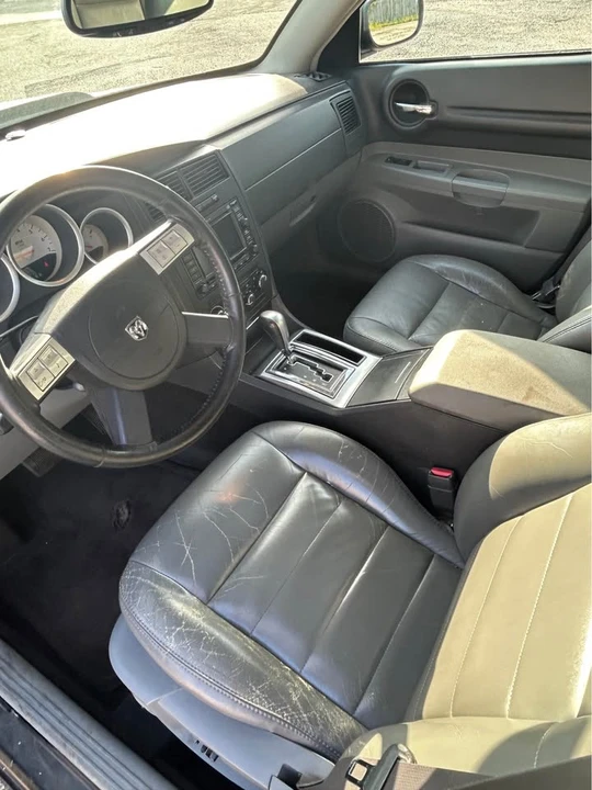 2005 Dodge Magnum 2nd Gen Wagon - Image 13 of 18