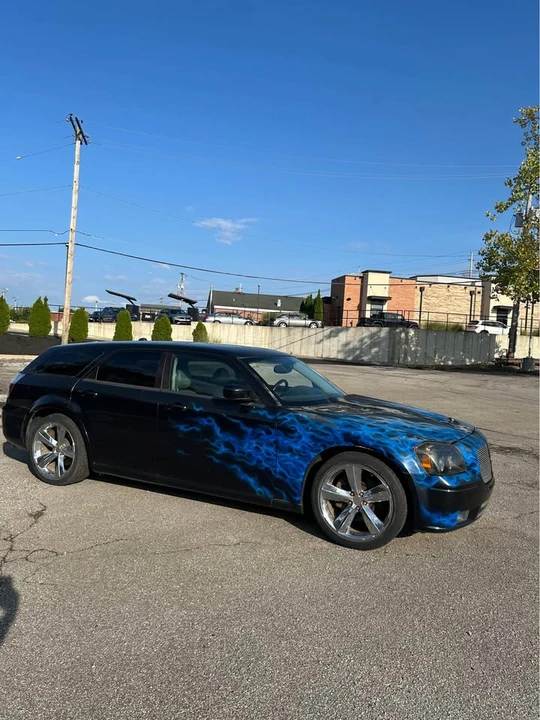 2005 Dodge Magnum 2nd Gen Wagon - Image 10 of 18