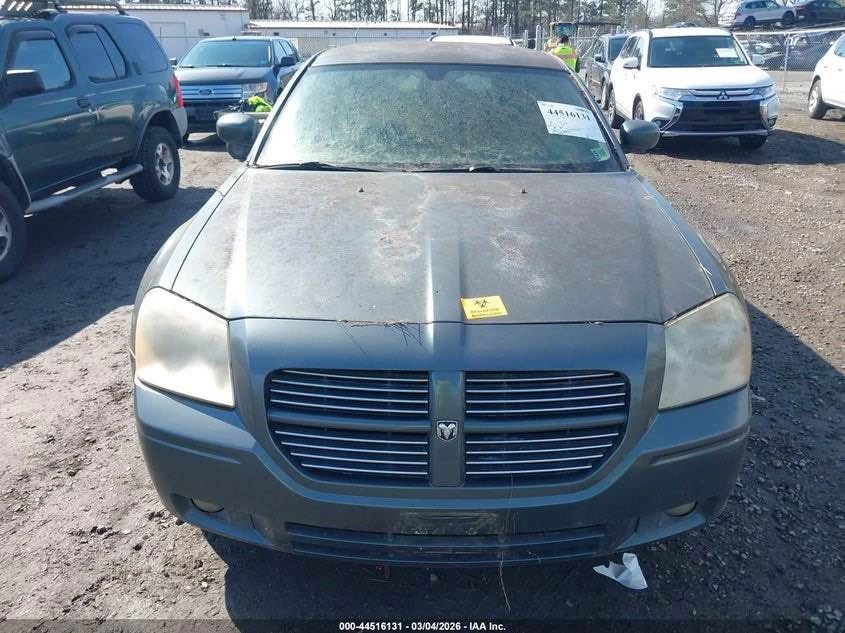 2005 Dodge Magnum 2nd Gen Wagon - Image 5 of 6