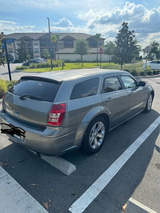 2005 Dodge Magnum 2nd Gen Wagon - Image 2 of 15