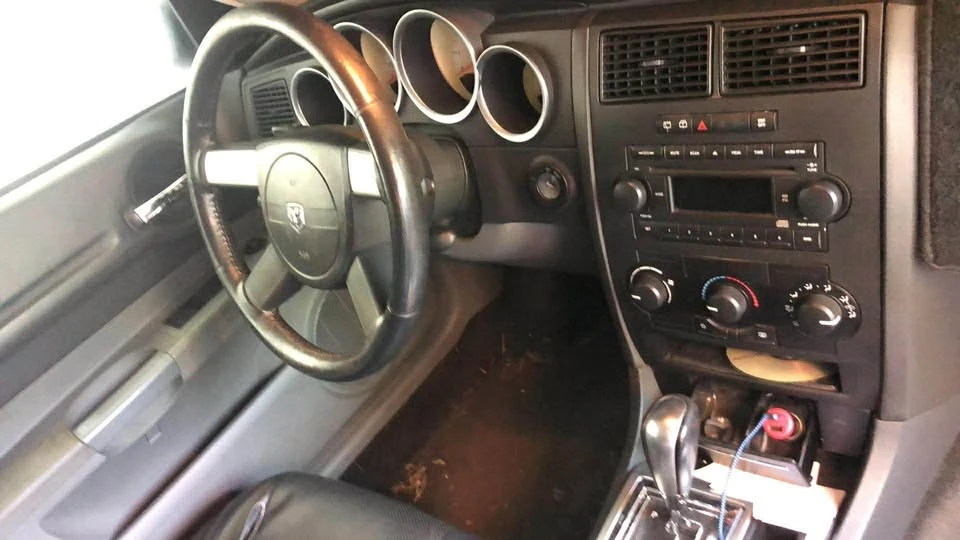 2005 Dodge Magnum 2nd Gen Wagon - Image 3 of 6