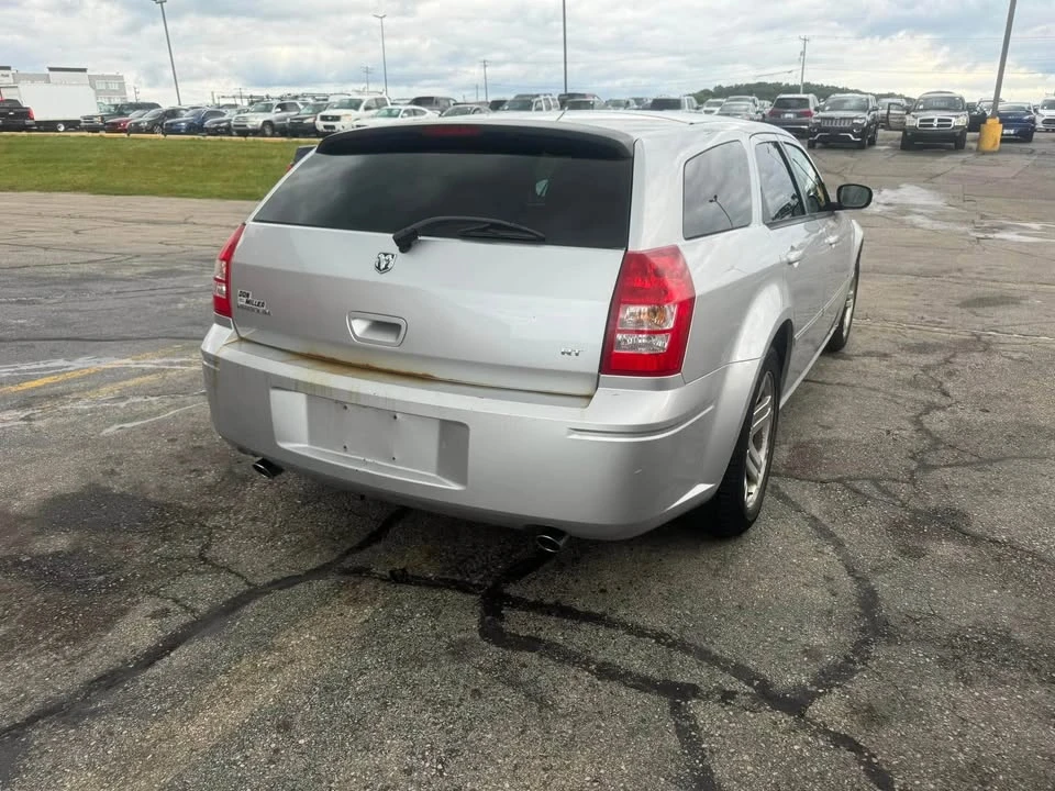 2005 Dodge Magnum 2nd Gen Wagon - Image 4 of 4