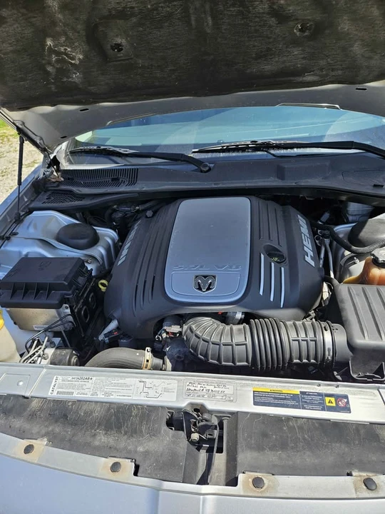 2005 Dodge Magnum 2nd Gen Wagon - Image 7 of 10
