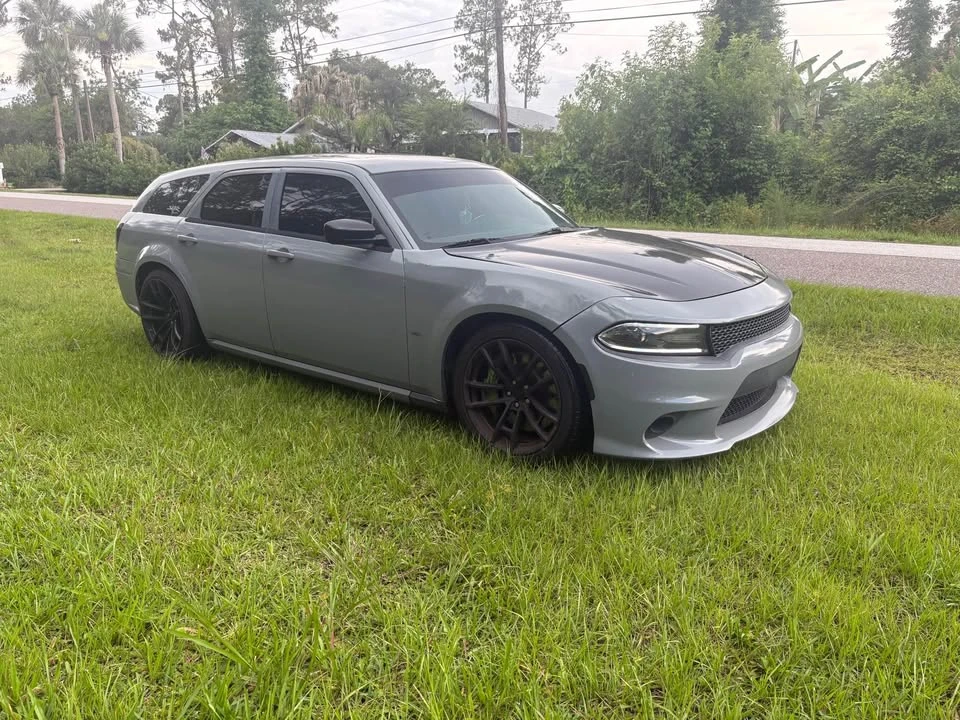 2005 Dodge Magnum 2nd Gen Wagon - Image 2 of 11