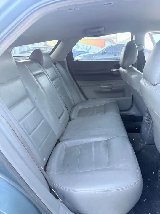 2005 Dodge Magnum 2nd Gen Wagon - Image 13 of 18