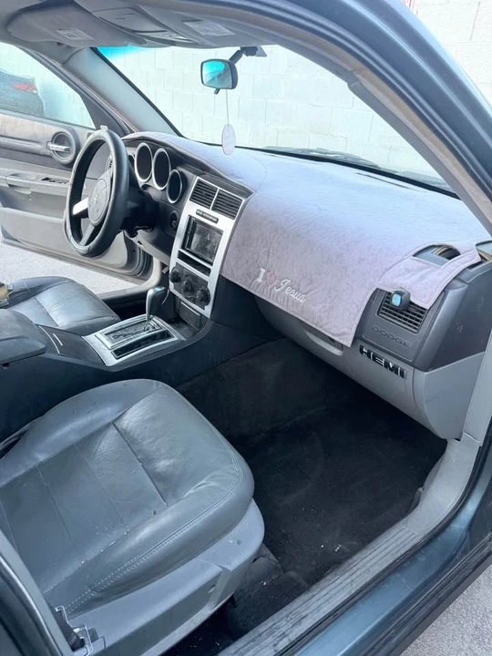 2005 Dodge Magnum 2nd Gen Wagon - Image 11 of 18