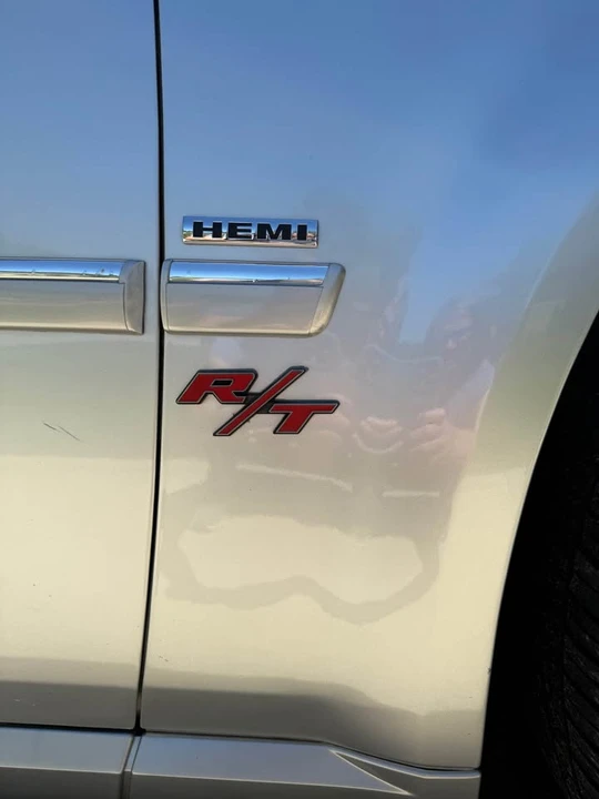 2005 Dodge Magnum 2nd Gen Wagon - Image 11 of 21