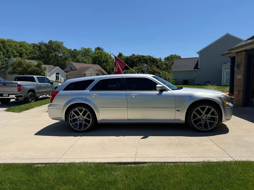 2005 Dodge Magnum 2nd Gen Wagon - Image 3 of 21