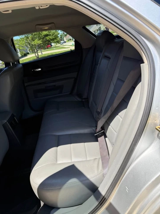 2005 Dodge Magnum 2nd Gen Wagon - Image 14 of 21