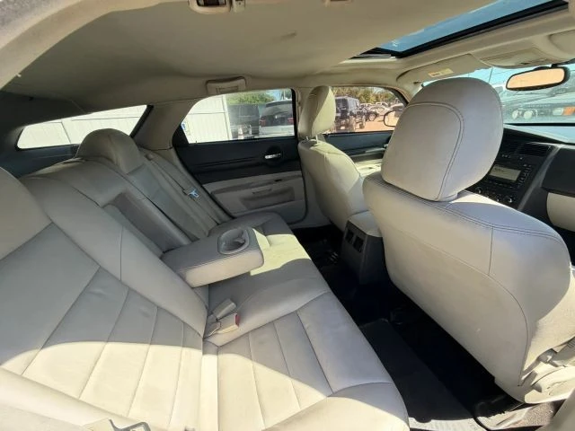 2005 Dodge Magnum 2nd Gen Wagon - Image 14 of 17