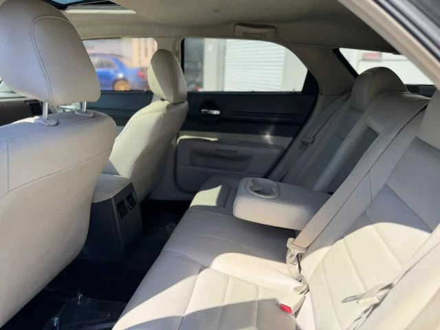2005 Dodge Magnum 2nd Gen Wagon - Image 11 of 17