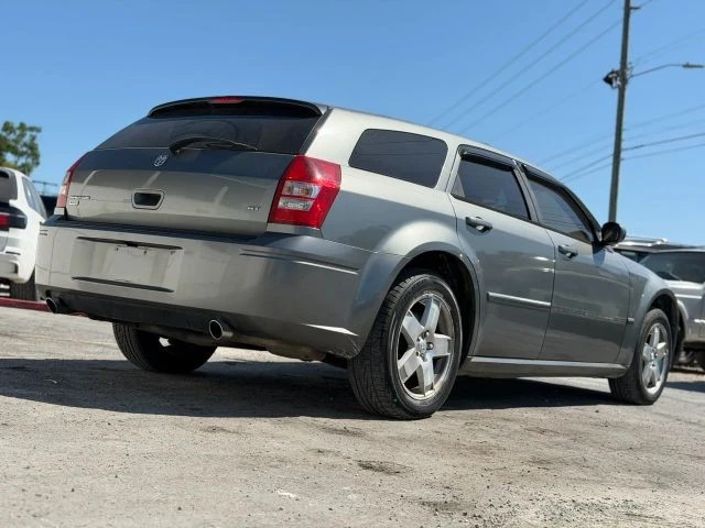 2005 Dodge Magnum 2nd Gen Wagon - Image 4 of 17