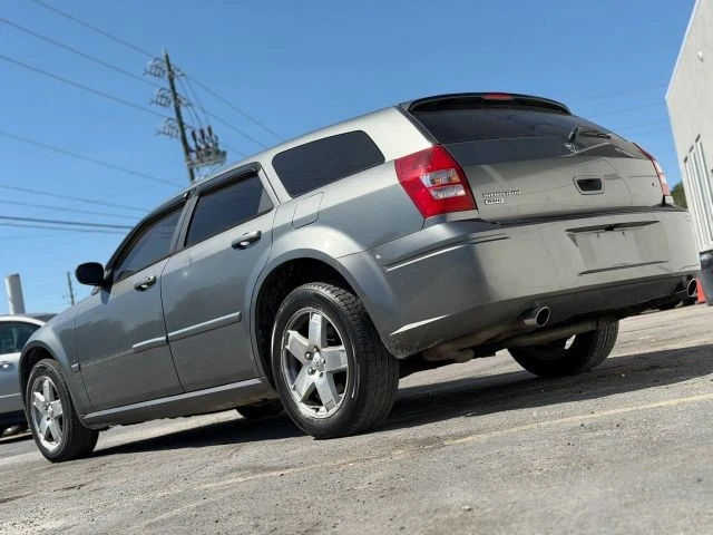 2005 Dodge Magnum 2nd Gen Wagon - Image 3 of 17