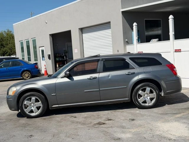 2005 Dodge Magnum 2nd Gen Wagon - Image 2 of 17