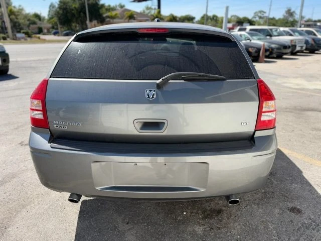 2005 Dodge Magnum 2nd Gen Wagon - Image 8 of 17