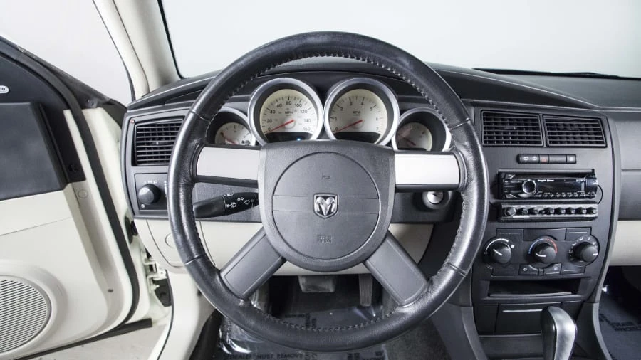 2005 Dodge Magnum 2nd Gen Wagon - Image 12 of 12