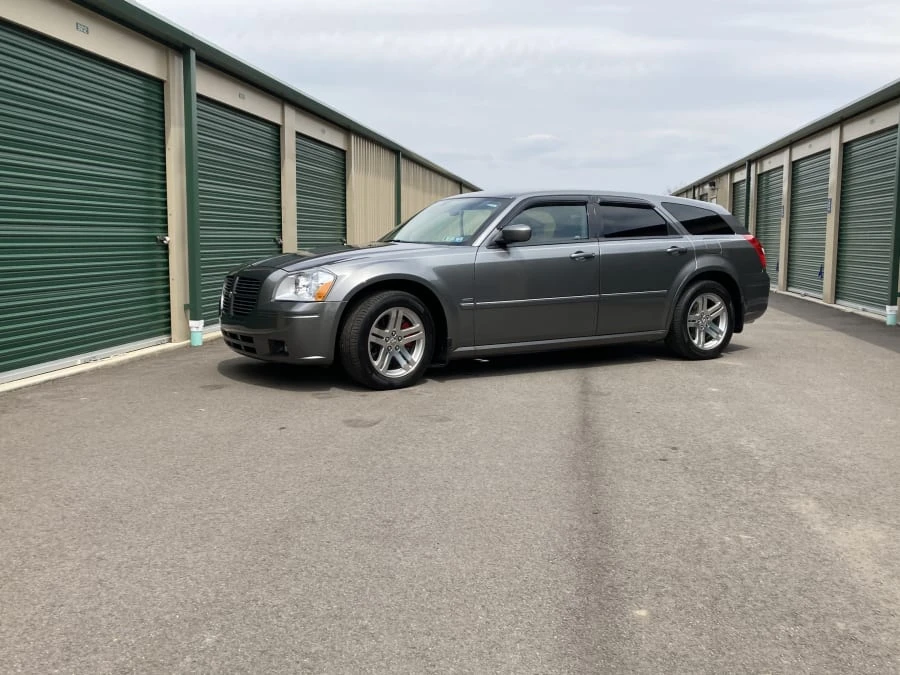 2005 Dodge Magnum 2nd Gen Wagon - Image 2 of 13