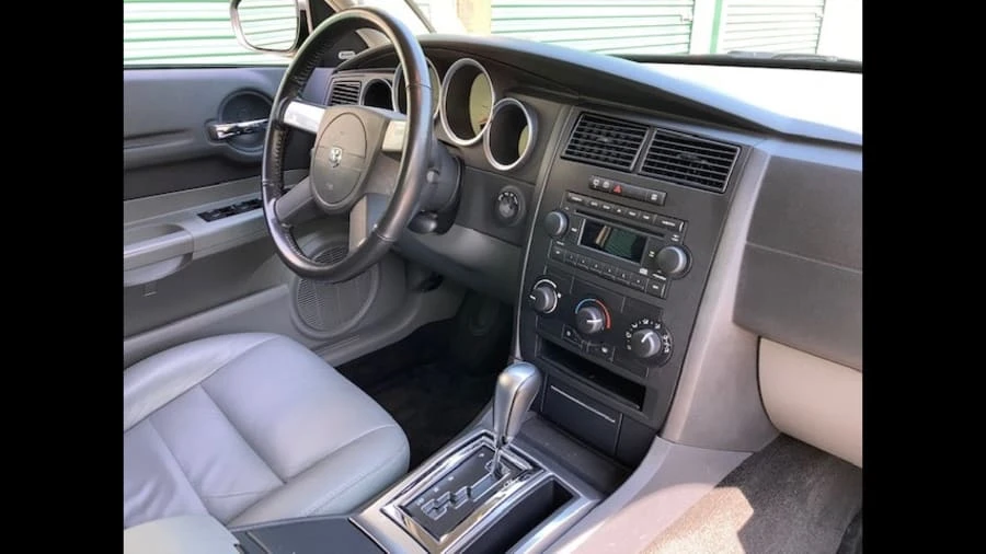2005 Dodge Magnum 2nd Gen Wagon - Image 6 of 13