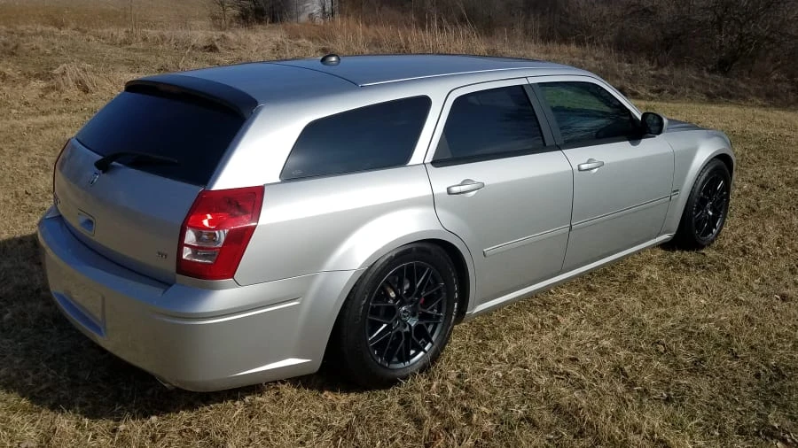 2005 Dodge Magnum 2nd Gen Wagon - Image 2 of 9