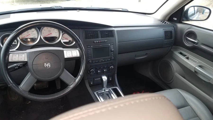 2005 Dodge Magnum 2nd Gen Wagon - Image 3 of 9