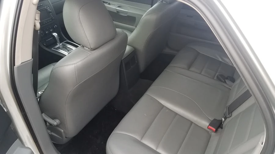 2005 Dodge Magnum 2nd Gen Wagon - Image 5 of 9