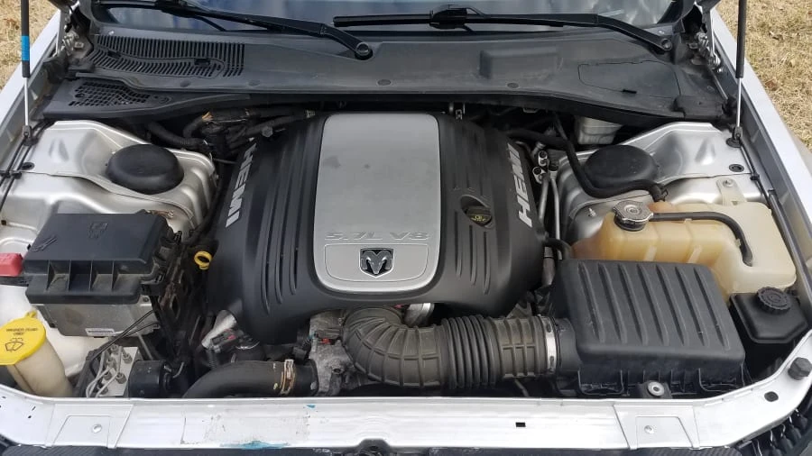 2005 Dodge Magnum 2nd Gen Wagon - Image 6 of 9