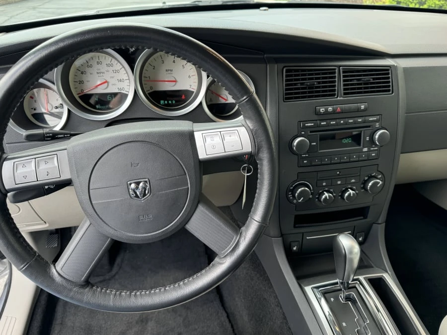 2005 Dodge Magnum 2nd Gen Wagon - Image 7 of 13