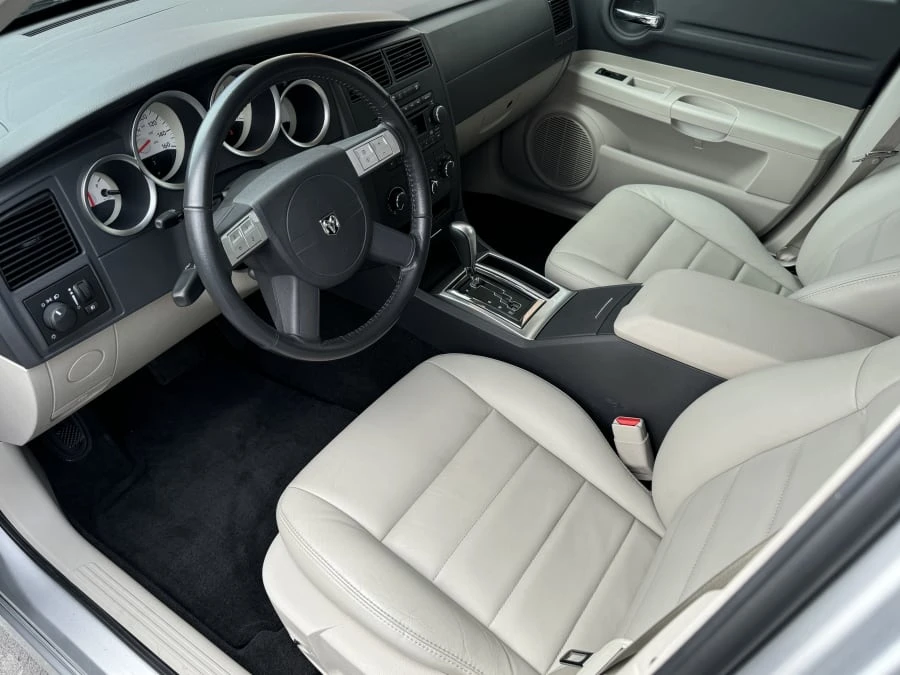 2005 Dodge Magnum 2nd Gen Wagon - Image 6 of 13
