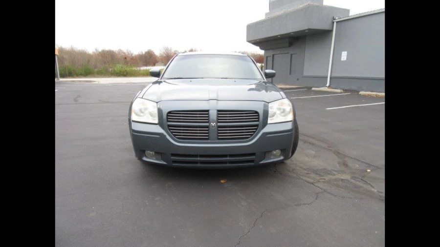 2005 Dodge Magnum 2nd Gen Wagon - Image 6 of 26